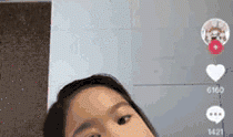 还记得包贝尔的女儿饺子吗？现在爱上了拍抖音？