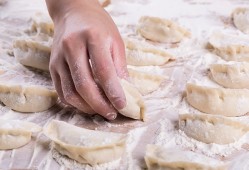 饺子馆一斤饺子多少个 饺子店的饺子一般卖多少钱一斤