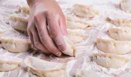 饺子馆一斤饺子多少个 饺子店的饺子一般卖多少钱一斤