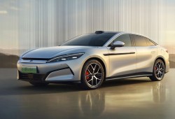 比亚迪汉L即将上市 零百加速仅需2.7秒极速可达305km／h