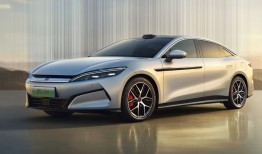 比亚迪汉L即将上市 零百加速仅需2.7秒极速可达305km／h