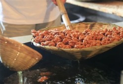 变迁中的活态传承：新时代传统手工艺生产性保护的再思考