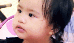 还记得包贝尔的女儿饺子吗？现在爱上了拍抖音？